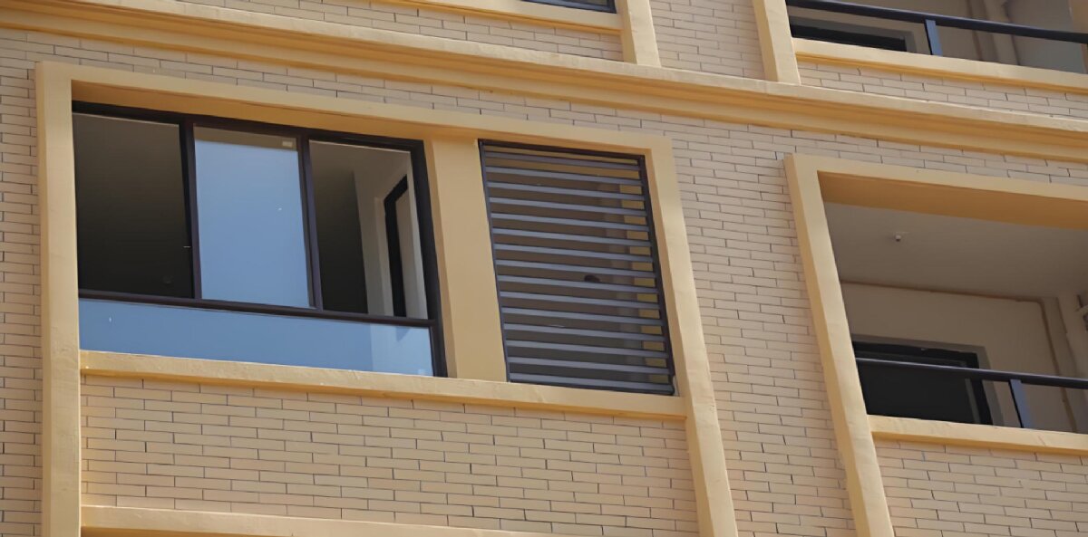 房屋外墻門窗滲水、開裂修繕！(圖1)